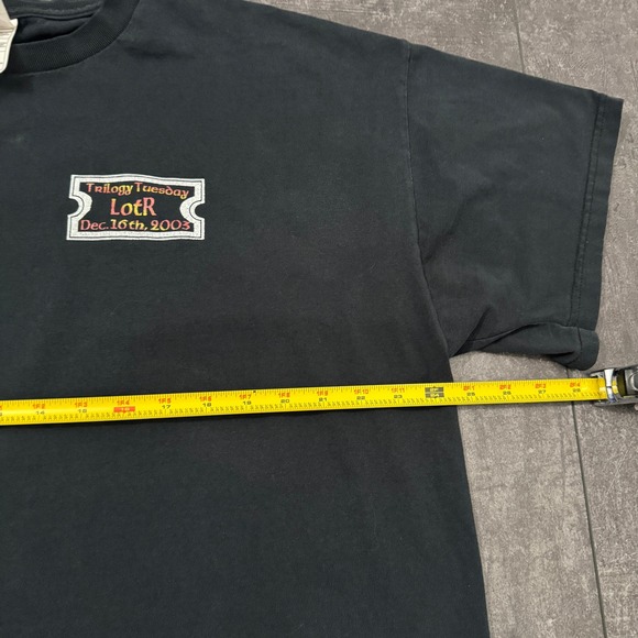 Vintage Fruit of the Loom Lord of the Rings Trilogy Tuesday Promo T-Shirt 2XL - Picture 7 of 8